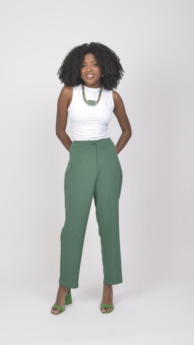 Imagem de Calça Verde Reta de Alfaiataria com Cintura Alta e Vinco Frontal - Estilo Sofisticado e Versátil para Todos os Momentos